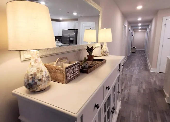 Imagine That! Stunning Modern 4br-3ba Luxury Retreat Apartment *