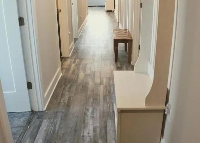 Imagine That! Stunning Modern 4br-3ba Luxury Retreat *